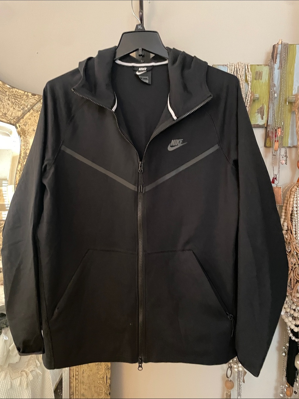 Nike Men’s Black Full-Zip Hooded lightweight Jacket